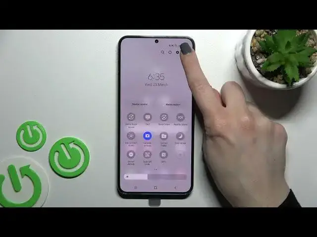 Video thumbnail for How to Edit Notification Panel Shortcuts on SAMSUNG Galaxy S22+ // Managing Control Panel