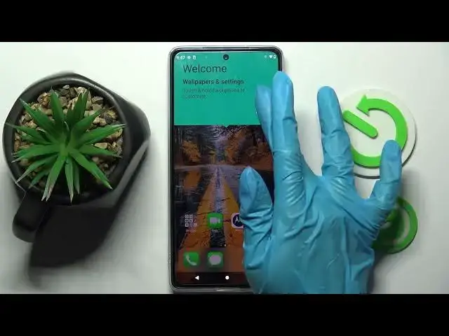 Video thumbnail for How to Install iOS Launcher on MOTOROLA Edge 30 Pro – Apply iOS Menu Layout