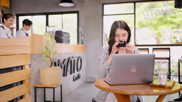 Video thumbnail for The Secret to Making Money with Your Side Hustles