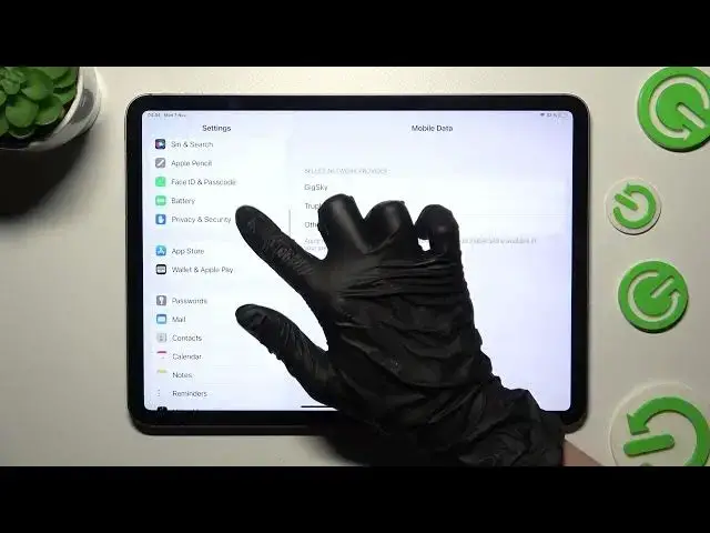 Video thumbnail for How to Turn On / Turn Off Location Services on the iPad Pro 11'' 2022