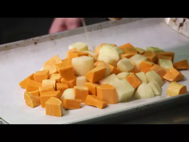 Video thumbnail for THS CWT PINEAPPLE CURRY 2017 11 30