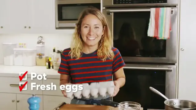 Video thumbnail for How To Poach An Egg Perfectly _ Delish Insanely Easy(720P_HD)