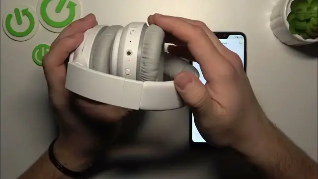 Video thumbnail for How To Quickly Perform a Soft Reset on Your Creative Zen Hybrid