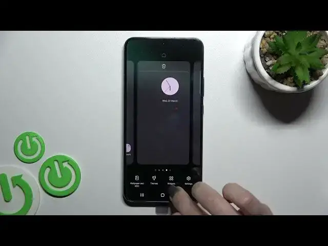 Video thumbnail for How to Add & Remove Home Screen Widgets on SAMSUNG Galaxy S22+