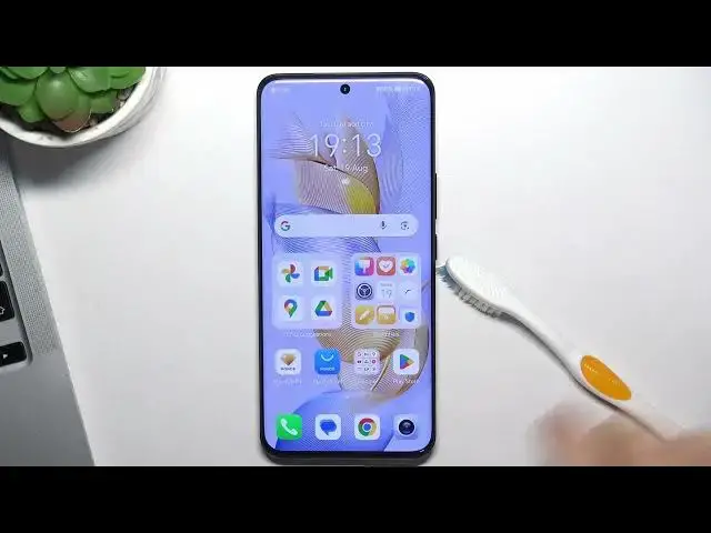 Video thumbnail for How to Clean USB Slot in HONOR 90 Using Household Items