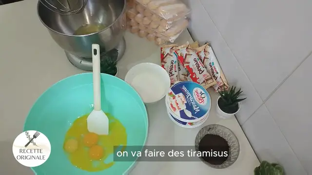'Video thumbnail for Tiramisu Kinder Bueno white, facile et rapide'