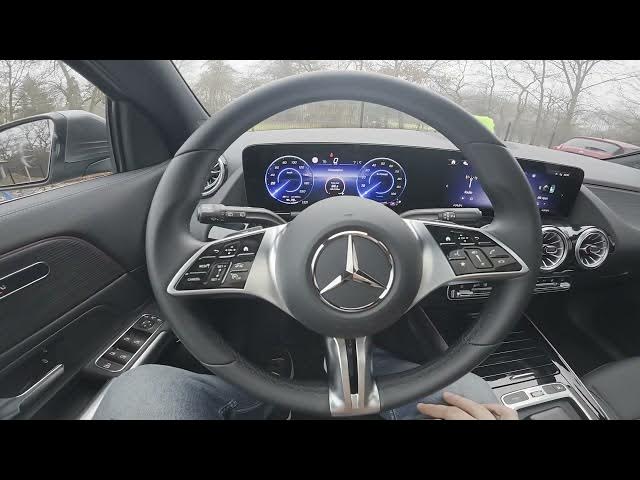 Video thumbnail for MERCEDES-BENZ EQA – How to Enter and Manage 360 Camera