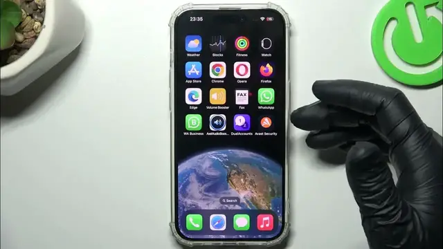 Video thumbnail for How to Remove Icons Notifications on iPhone 15 Pro?