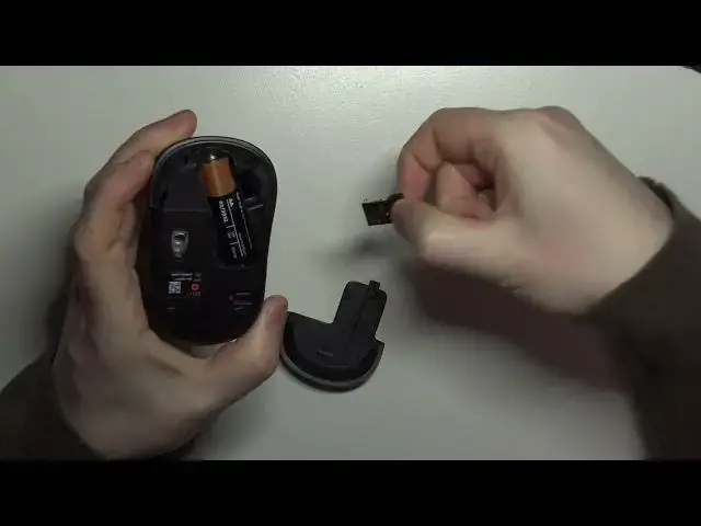 Video thumbnail for How To Insert Batteries In Logitech M317 Nano
