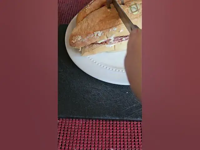 Video thumbnail for How to Cut a Sandwich Using a Carving Fork