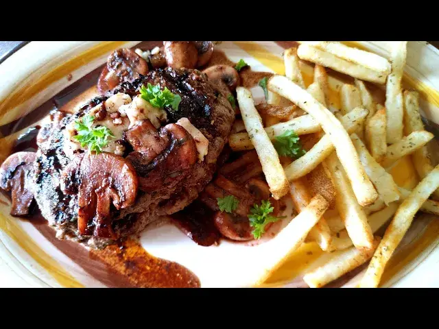 Video thumbnail for Hamburger Steak Stuffed with Blue Cheese