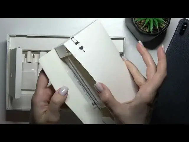 Video thumbnail for Does HUAWEI MatePad 10.4 Come with Earbuds – Additional Extras