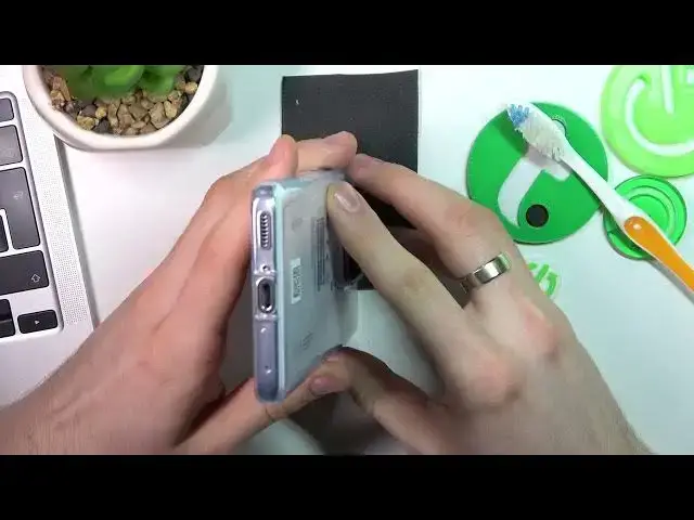 Video thumbnail for How to Clean USB using household items on Xiaomi 13 Pro / Remove dust from Xiaomi 13 Pro USB