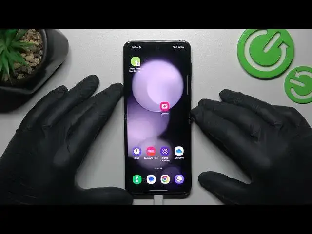 Video thumbnail for How to Connect Headphones on Samsung Galaxy Flip5 – Plug In Headphones