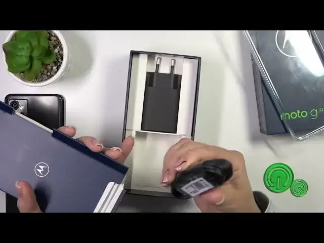 'Video thumbnail for All Box Accessories In Motorola Moto G32'
