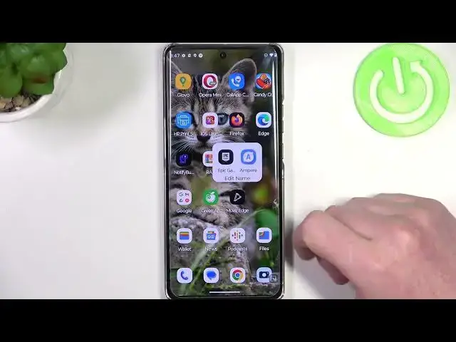 Video thumbnail for How To Create Home Screen Folders on Motorola Moto X40?