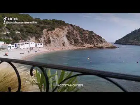 Video thumbnail for Cala Clemence frente la Isla de Portichol en Javea, COSTA BLANCA | Exclusive Mediterranean Places