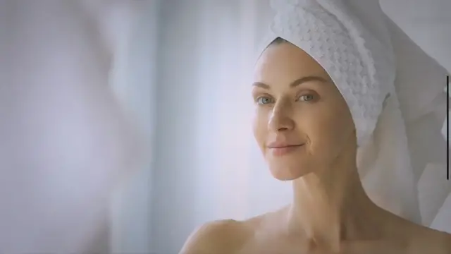 Video thumbnail for غسول طبيعي مذهل يجعل بشرتك أصغر 20 سنة في أسبوع واحد فقط