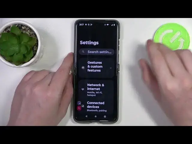 Video thumbnail for How To Make Full Page Screenshot on Motorola Razr 40 – Capture Long Screenshot
