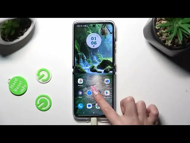 'Video thumbnail for How to Manage Screen Auto Rotation in MOTOROLA Razr 40 Ultra – Rotate Screen Management'