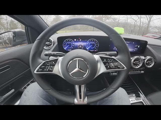 Video thumbnail for MERCEDES-BENZ EQA – How to Change Radio Band