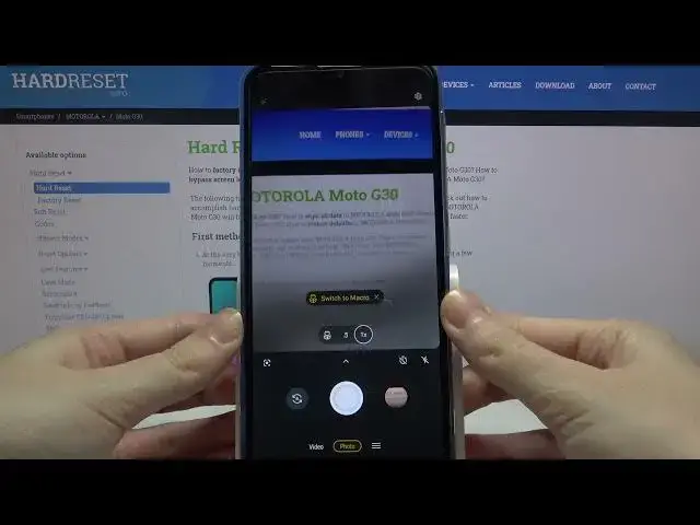 'Video thumbnail for How to Use Live Photos in Motorola Moto G30 - Take Active Pictures'
