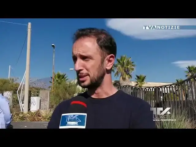 'Video thumbnail for Camporotondo Etneo, incendio da copertoni e rifiuti: sessanta famiglie evacuate'