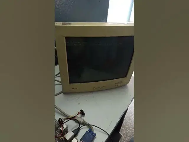 'Video thumbnail for How To Boot From USB On An Old PC  - Change Boot Device Priority and Windows Setup (HINDI)'