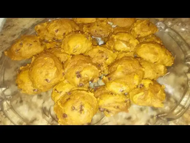 Video thumbnail for Pumpkin Chocolate Chip Cookies