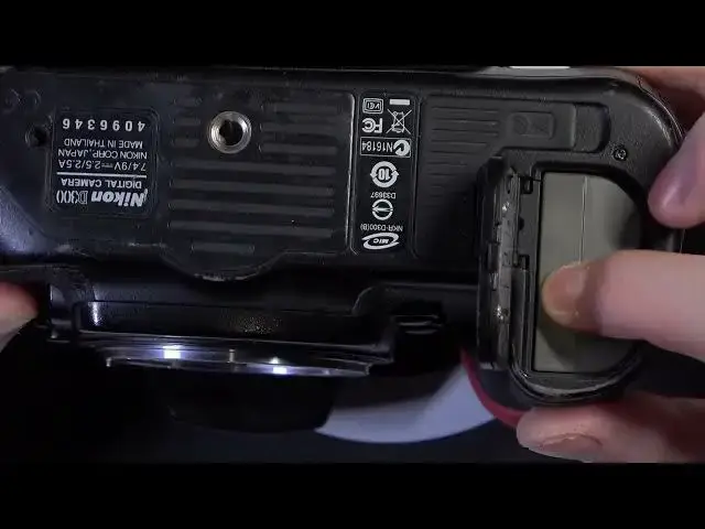 Video thumbnail for How To Access Battery Slot On NIKON D300