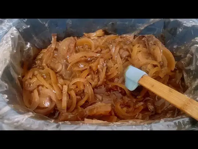 Video thumbnail for Easy Caramelized Onions