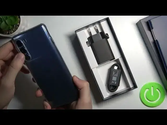 'Video thumbnail for What protective silicon case comes with Motorola Moto G200 box? EU Distribution'