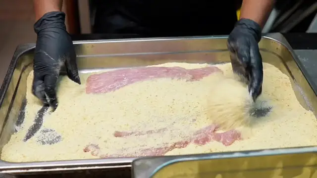 Video thumbnail for Vi presento la cotoletta Patavina!