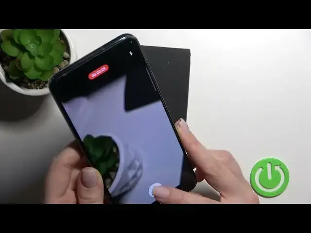 'Video thumbnail for How to Record Slowmotion Videos on SAMSUNG Galaxy S22+'