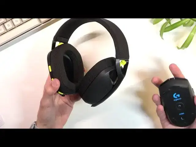 Video thumbnail for LOGITECH G435 Unboxing & Review | What's Inside Logitech G435 Box