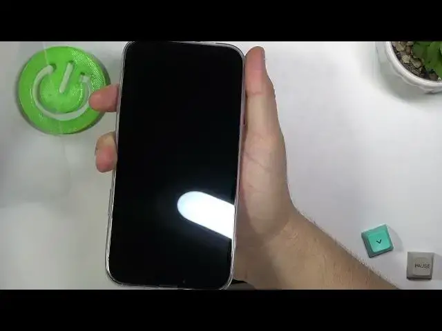 'Video thumbnail for How to Remove Tempered Glass from iPhone 13 Pro Max – Take Off Screen Protector'