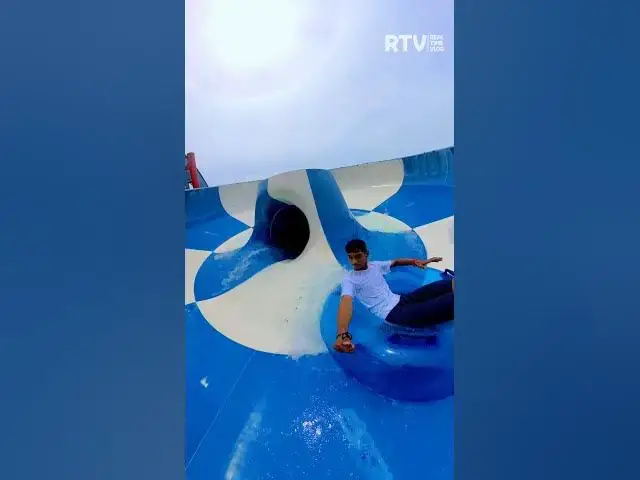 'Video thumbnail for I got Stuck on this CYCLONE 馃寑 Water Slide | Splash Jungle #shorts'