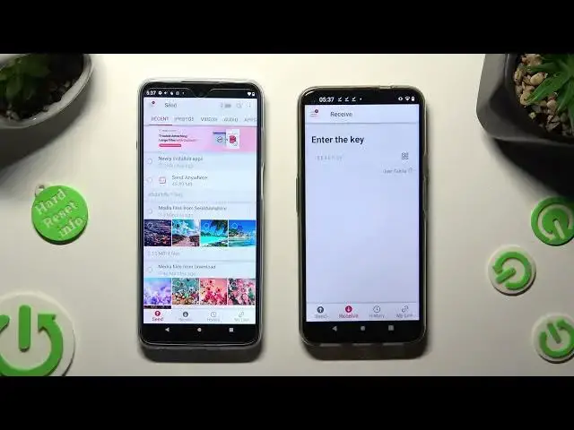 Video thumbnail for How to Transfer Files from an Android Device Hafury GT20 – Send Anywhere App