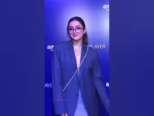 Video thumbnail for Gayatri Bhardwaj slaying with her hot look
