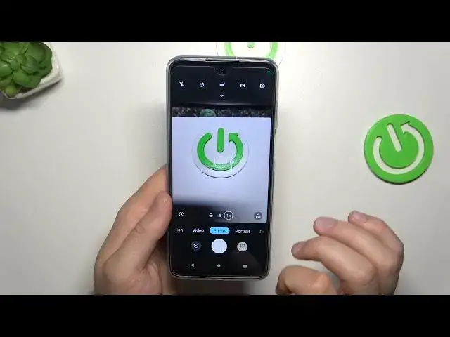 Video thumbnail for How to Manually Adjust Camera Brightness/Exposure on MOTOROLA Moto G32
