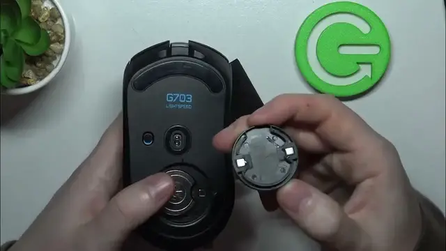 Video thumbnail for Logitech G703 – How To Add & Remove Weights