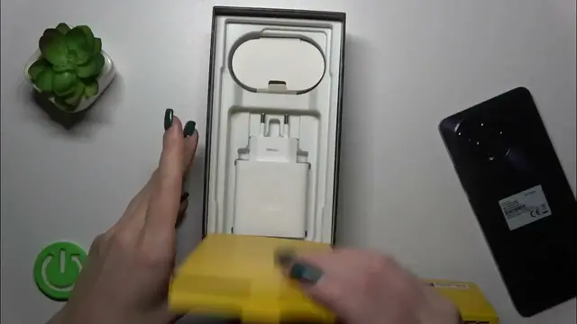 Video thumbnail for Does REALME 11 Come with Case?