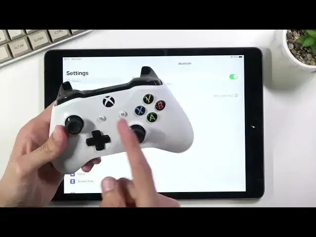 Video thumbnail for How to Connect Gamepad to iPad 9th Gen | Pair Xbox Controller with iPad 2021