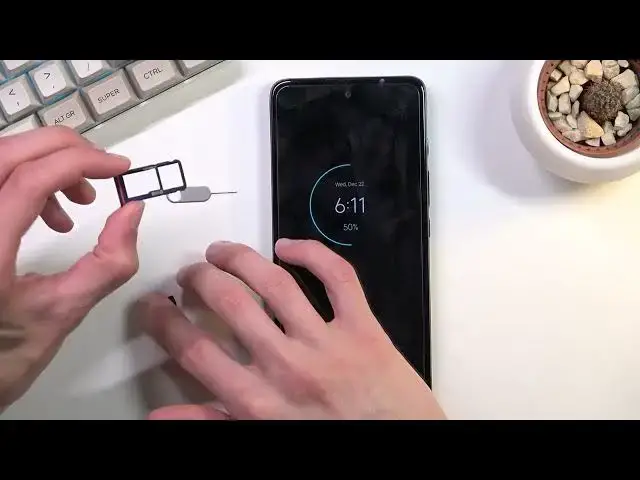 'Video thumbnail for How to Insert SIM & SD in MOTOROLA Moto G60s – Insert Memory & SIM Card'