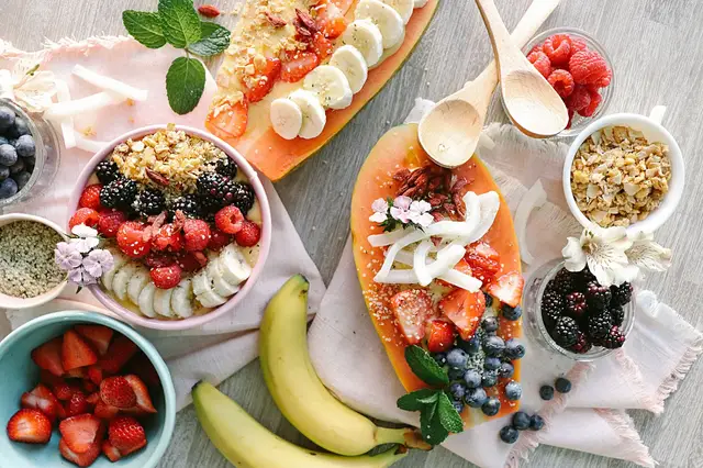 'Video thumbnail for Refreshing Tropical Smoothie Bowl Recipe πΊπ'