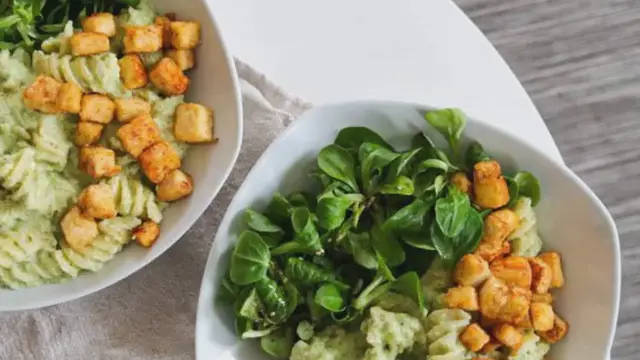 Video thumbnail for 5 idées pour cuisiner le tofu