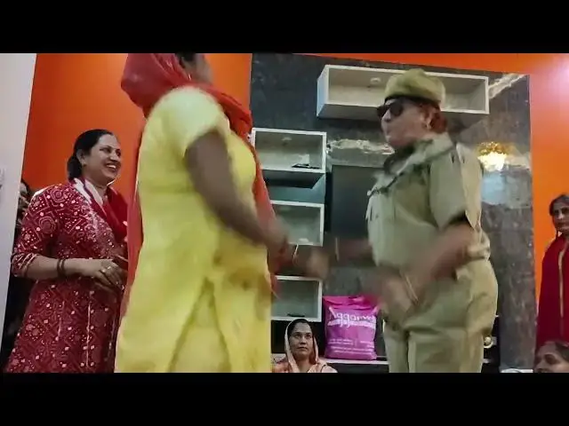 Video thumbnail for ❤️👪बलमा  वोहे लेउगी,पुलिस वाली का मस्त डांस,जो आज तक नही दिखा #happy_lokgeet  #डांस #topbhajan