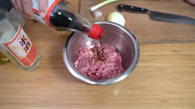 'Video thumbnail for Minced Pork with Peas is a Quick and Tasty Dinner(720P_HD)'
