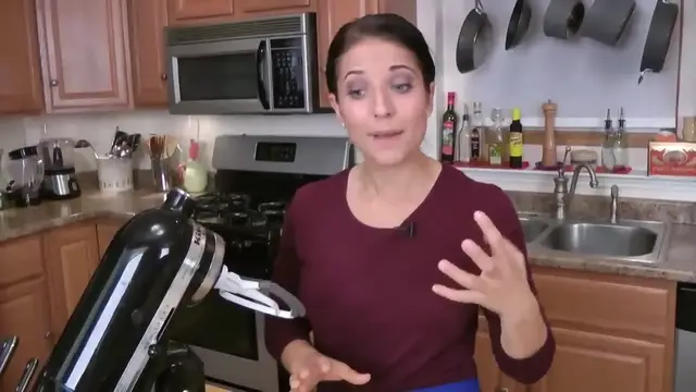 'Video thumbnail for Buttercream Frosting Recipe - Laura Vitale - Laura in the Kitchen Episode 221(720P_HD)'