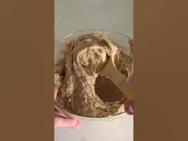 Video thumbnail for How to make low calorie Salted Caramel Banana Bread | Myprotein